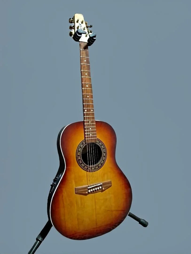 Электроакустическая гитара 